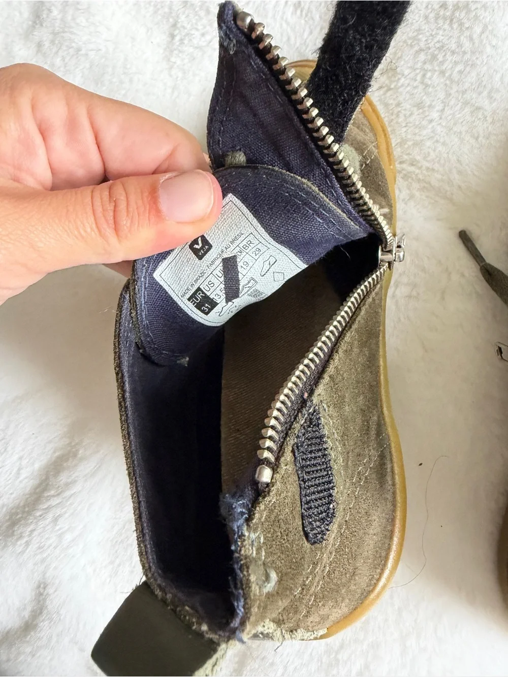 Veja Boy’s Sneakers Size 13.5